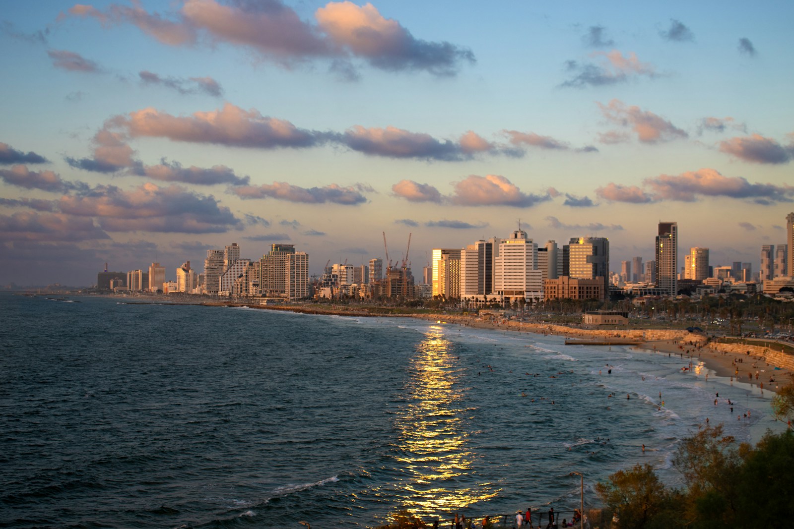 שבת חמה יחסית followed by שינוי חורפי? תחזית מזג האוויר בישראל